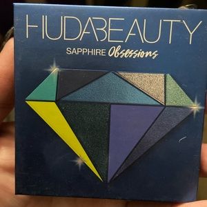Huda beauty eye shadow